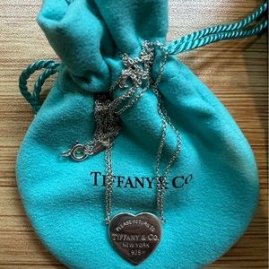 Tiffany & Co silver necklace. 925. 16 inch. “Please return to Tiffany” design.